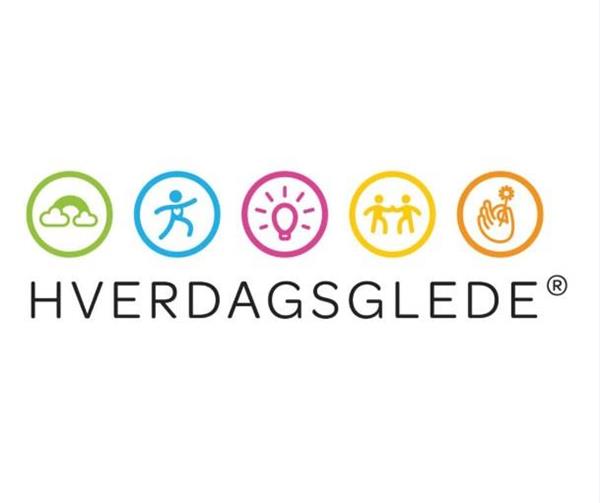 logo der det står hverdagsglede, med fargerike symboler ovenfor.
